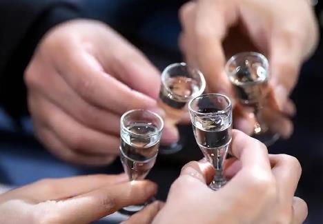 喝酒出车祸一起喝酒的承担多少赔偿