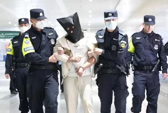 关于依法保障在押犯罪嫌疑人、被告人选择辩护人权利有关问题的批复