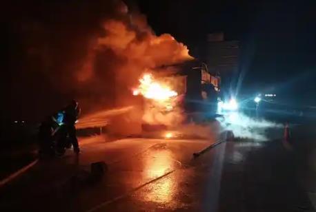 为躲避其他车辆发生车祸怎么办?