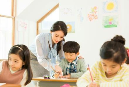 2026年教师退休工资新规定及计算方法