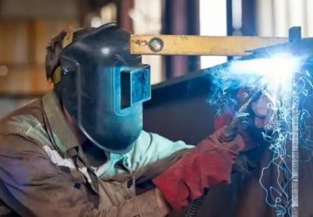 特殊工种需要企业提前报备吗?